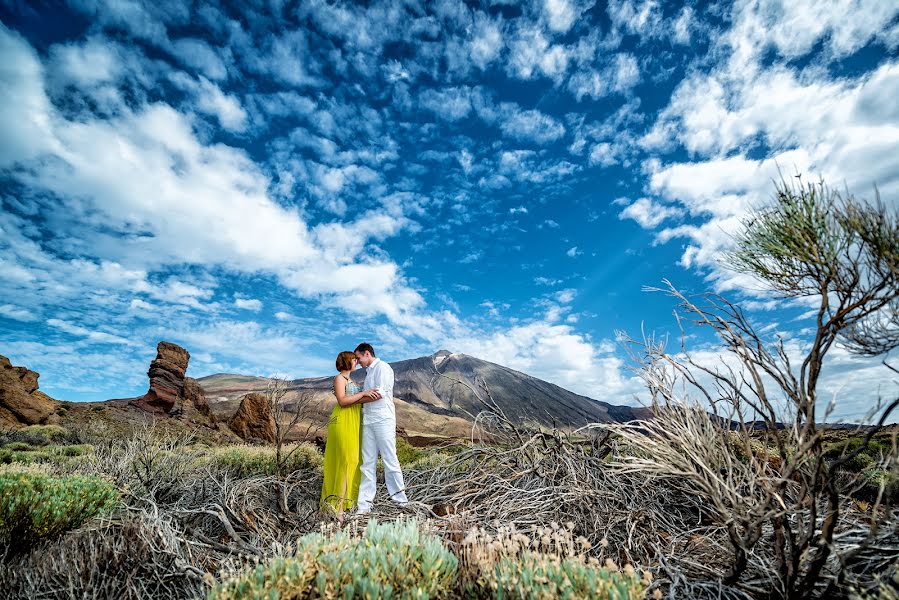 Fotografo di matrimoni Lyudmila Bordonos (tenerifefoto). Foto del 3 novembre 2014