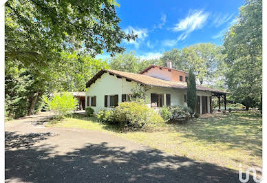 House with pool and terrace 7