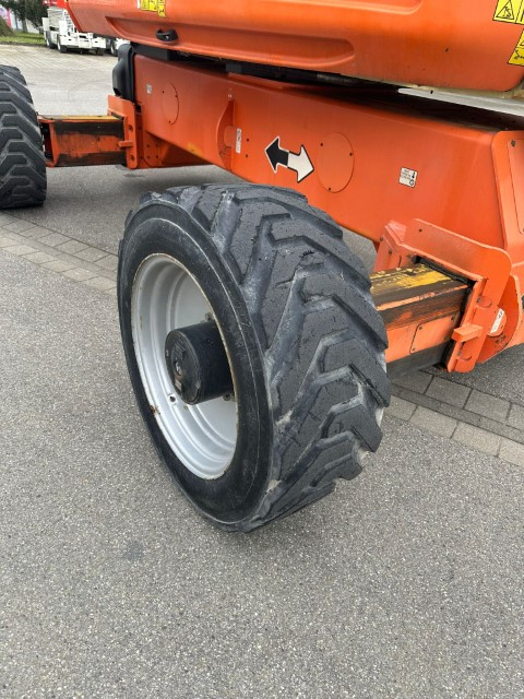 Zdjęcie JLG 1250AJP