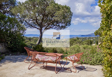 Seaside house with pool and terrace 7