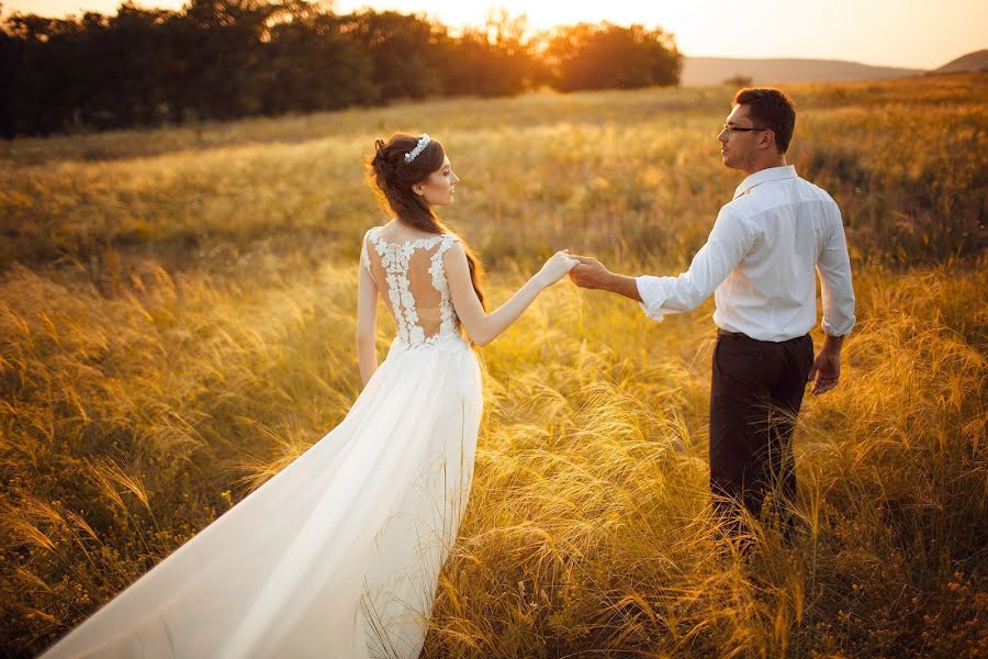 Fotógrafo de casamento Sergey Sorokin (semkaaa64). Foto de 10 de março 2017