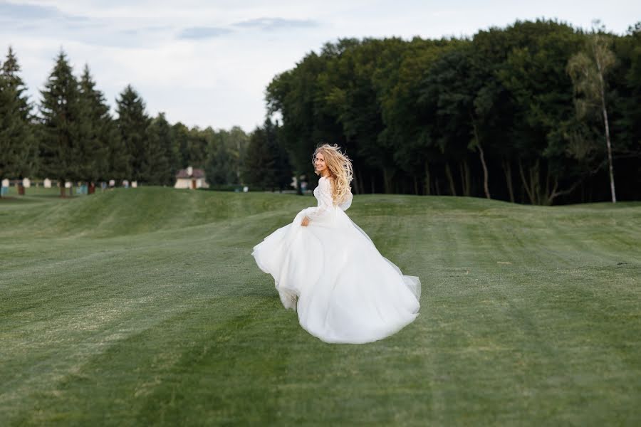 Wedding photographer Oksana Ryabovol (oksanariabovol). Photo of 8 April 2021