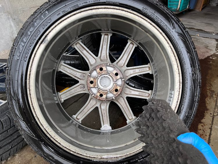 ジューク NISMOのジューク・NISMO・ホイール・洗車・ホイール交換に関するカスタム事例の投稿画像2枚目