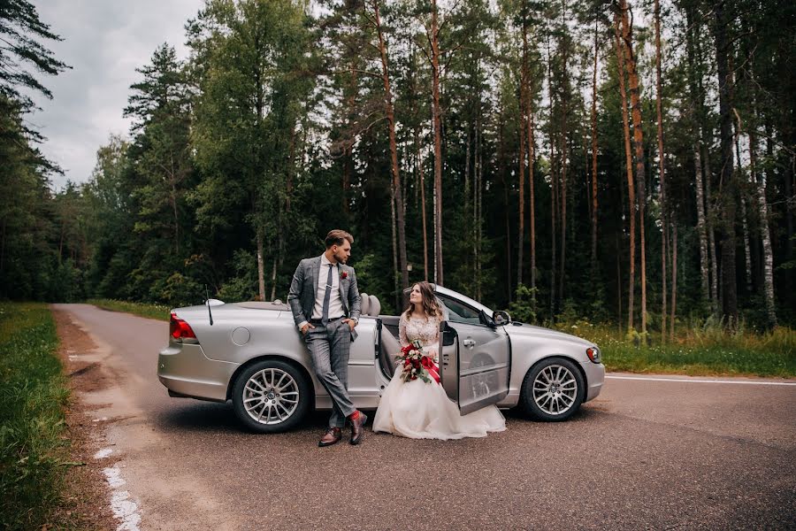 Wedding photographer Olga Shiyanova (oliachernika). Photo of 9 October 2019