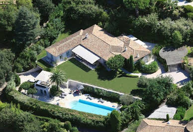 Villa avec piscine en bord de mer 13