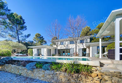 Maison avec piscine et terrasse 2