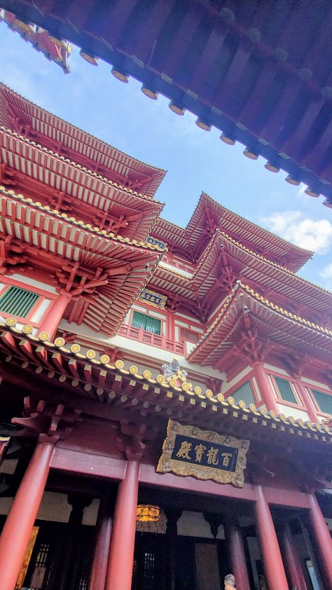 Things to do in Singapore: visit Buddha Tooth Relic Temple and Museum