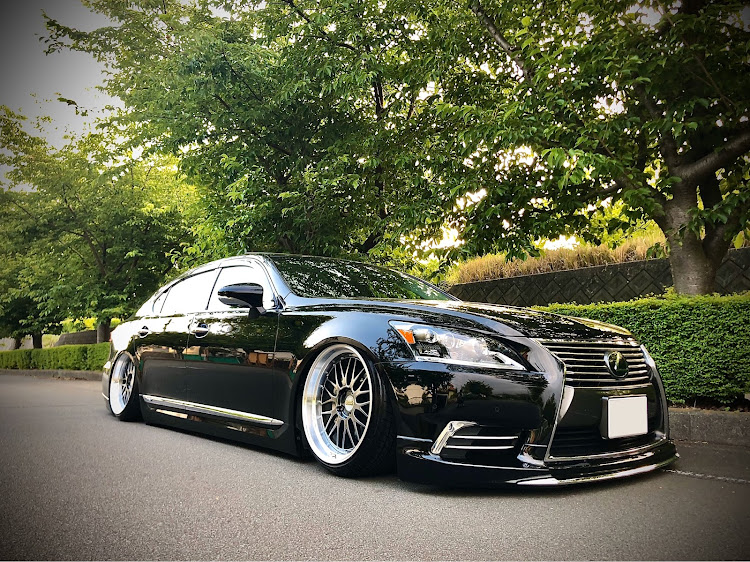 LSのstay home・ステイホーム・自粛生活・タイヤ・ホイール洗車に関するカスタム事例の投稿画像1枚目