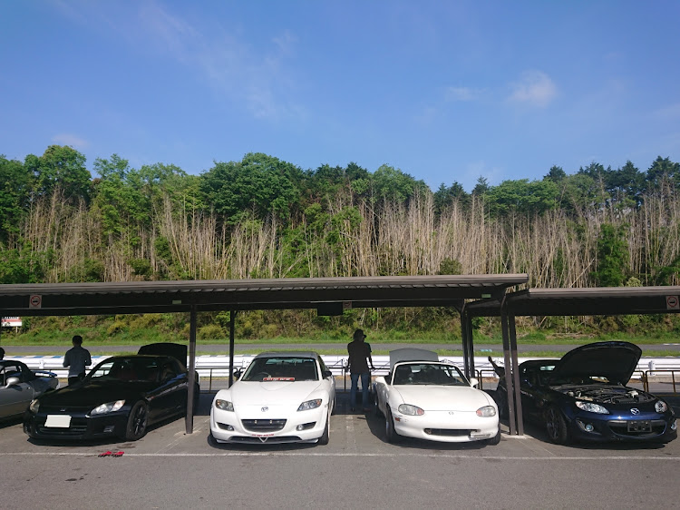 RX-8のサーキット・鈴鹿・ピット・アウトレーシング・令和初に関するカスタム事例の投稿画像2枚目