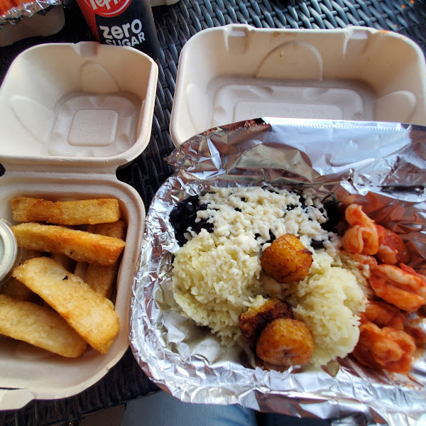 Pabellon bowl with shrimp and plant based cheese and a side of yuca fries