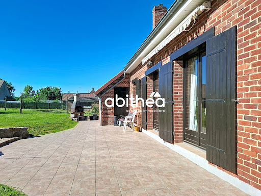 Terrasse pavée devant maison brique - achat Maison de prestige à Neuville-Saint-Vaast, 5 pièces, 4 chambres