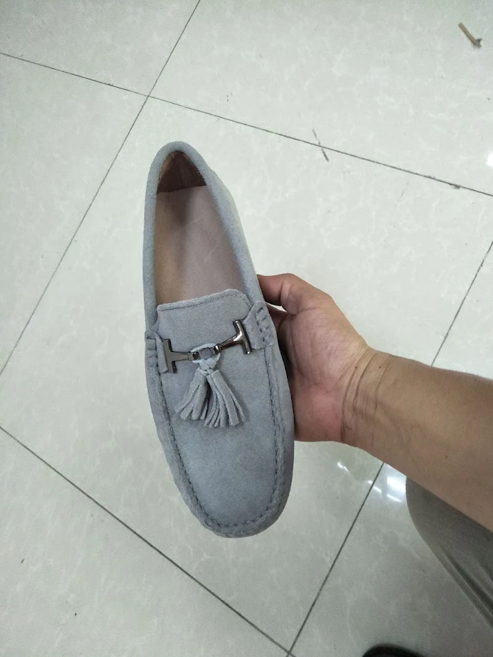 Ballerines Femme Décontractées en Cuir de Vachette Véritable avec Pompon, Confort et Style pour le Quotidien, Idéales pour une Marche Agréable