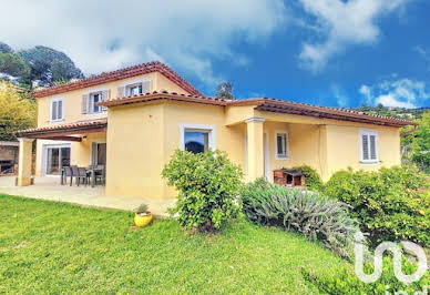 Maison avec piscine et terrasse 1