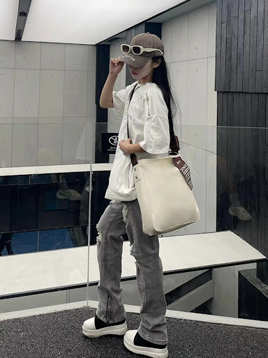 Title 3, Womens Fashionable Printed American-style Shor...