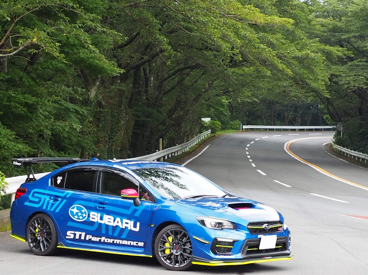 WRX STIの蛍光イエロー・WRX・こっそりリニューアル計画中🙊・箱根・ターンパイクに関するカスタム事例の投稿画像2枚目