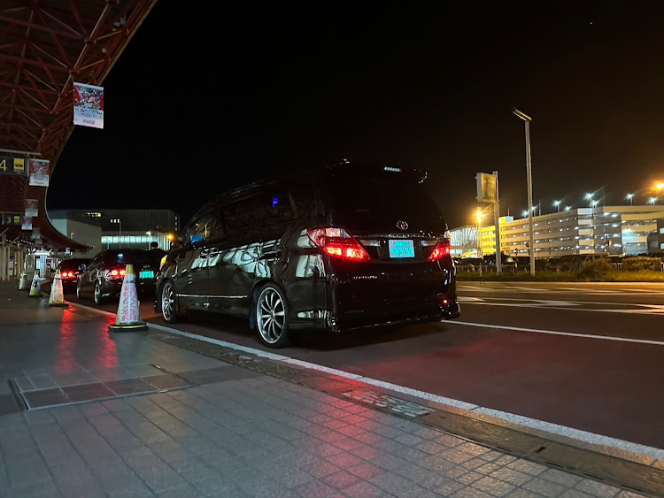 アルファードの#20アルファード・車高調整・車高調に関するカスタム事例の投稿画像1枚目