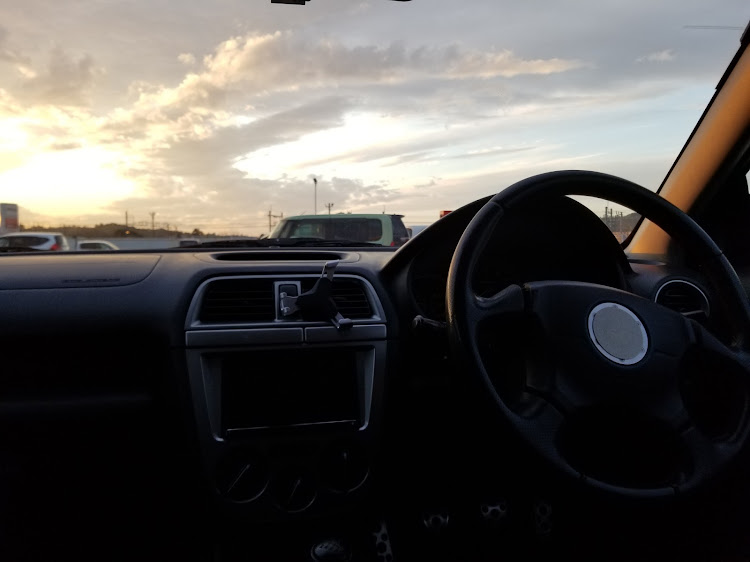 インプレッサ WRXの夕陽・屋上駐車場に関するカスタム事例の投稿画像2枚目