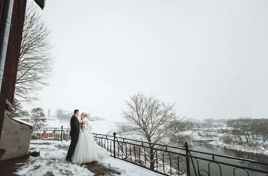 Wedding photographer Pavel Nenartovich (nenik83). Photo of 18 February 2015