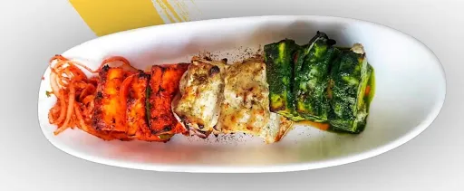 Paneer Tikka Platter (3Tandoori + 3kali Mirch+ 3Pudina)