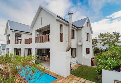 Maison avec piscine et jardin 2