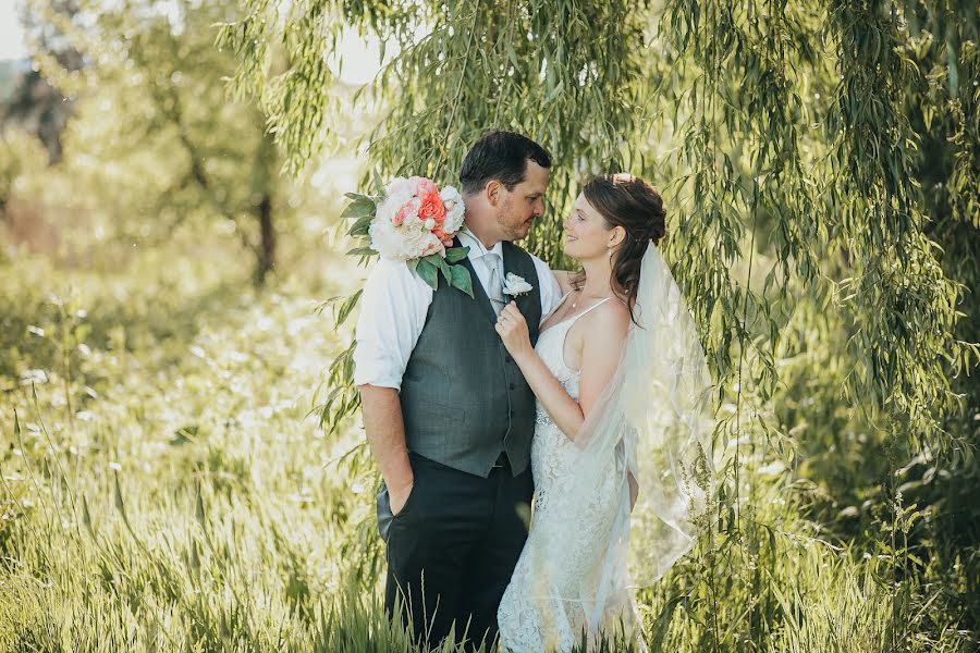 Fotografo di matrimoni Leah Sheridan (leahsheridan). Foto del 18 dicembre 2019