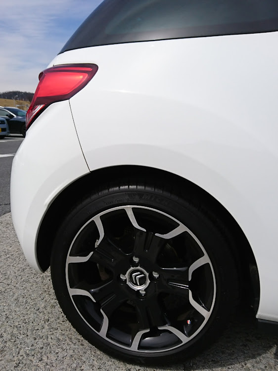 DS3のgakuさんが投稿したカスタム事例の投稿画像1枚目