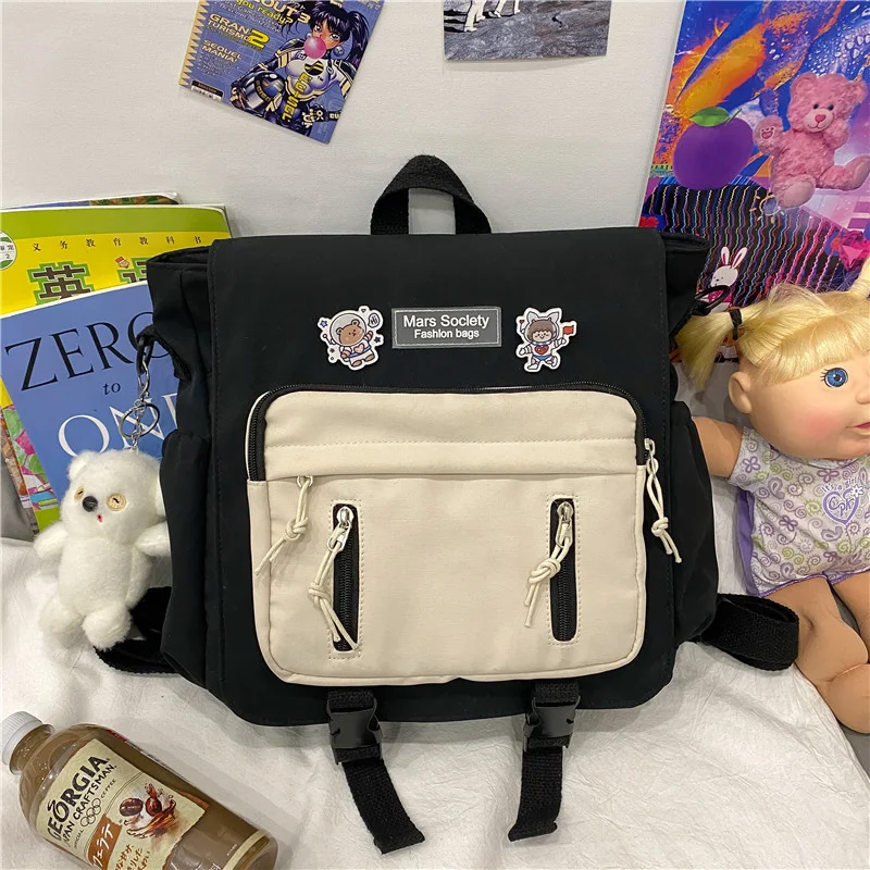 Bolso coreano estilo Ins, versátil y de doble uso. Diseño impactante con colores vibrantes, ideal para un look moderno y funcional en cualquier ocasión.