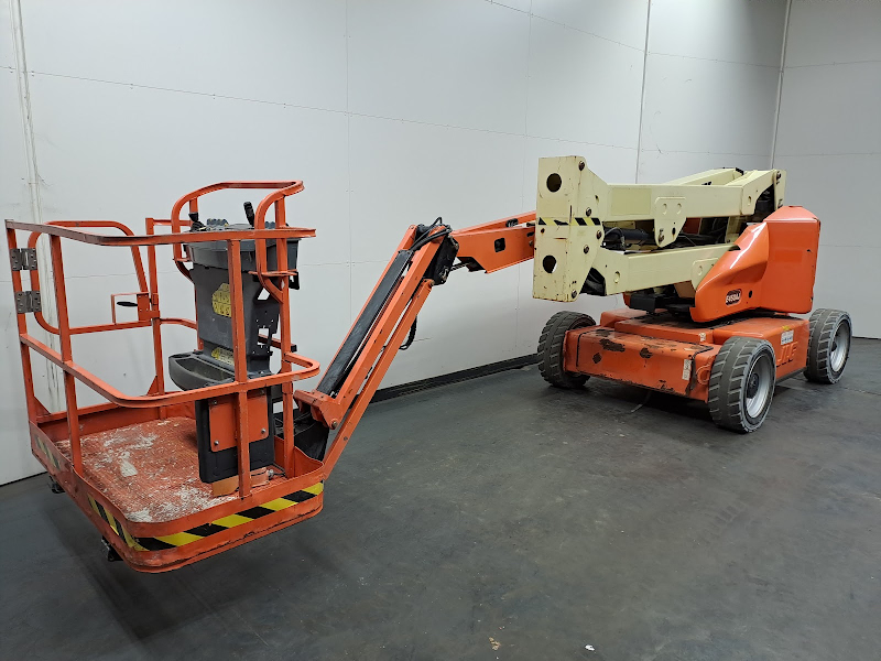 Picture of a JLG E450AJ