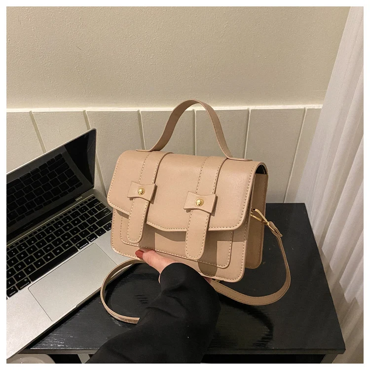 Retro Fashion Casual Crossbody Bag met eenvoudige textuur. Lichtgewicht en comfortabel, ideaal voor dagelijks gebruik en het dragen van essentials.