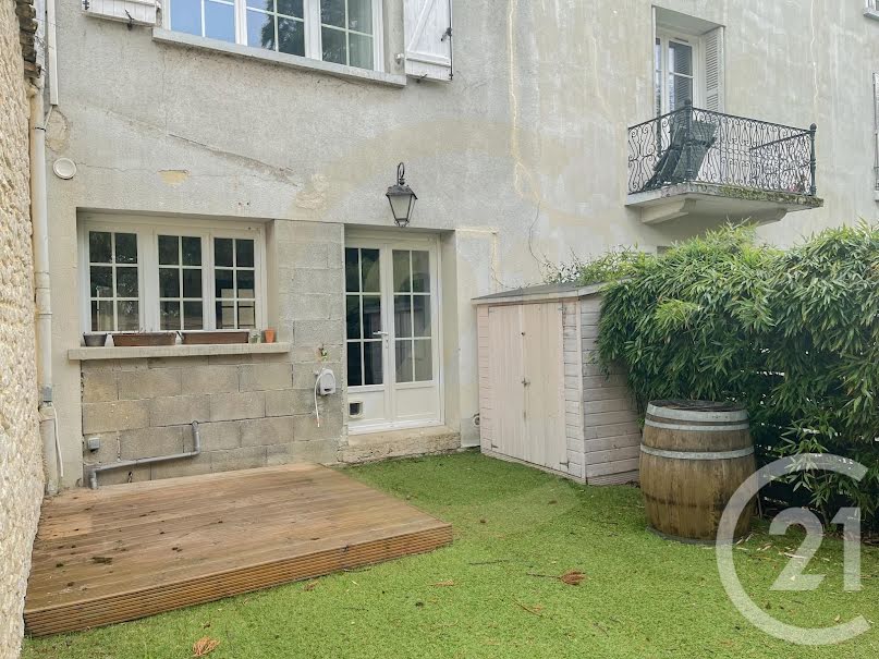 Location  maison 4 pièces 82 m² à Champagne-au-Mont-d'Or (69410), 1 360 €