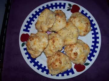 Garlic Cheddar Biscuits