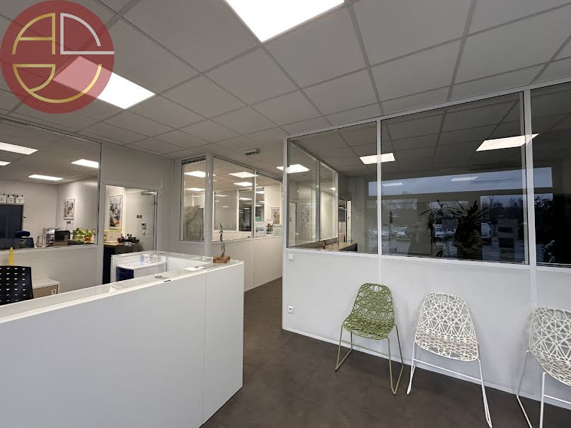 Location  locaux professionnels 1 pièce 761 m² à Montrabé (31850), 8 814 €