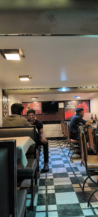 Cenora Restaurant & Bar