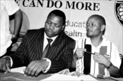 LEADING LIGHTS: KwaZulu-Natal ANC leader Zweli Mkhize, left, and provincial secretary Senzo Mchunu at the announcement of their party list in Durban yesterday. Circa 02/2009. © Sowetan. Pic. Mhlaba Memela.