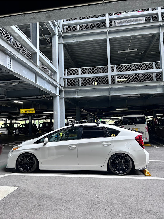 プリウスの低そうで低くない車・旦那号×嫁号・フォレスターSF5・生存報告ってことで・#usdm#stance#ヘラフラに関するカスタム事例の投稿画像4枚目