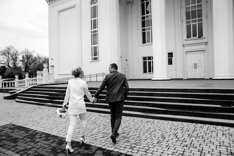 Fotografo di matrimoni Yana Asmolova (asmolova). Foto del 5 maggio 2019