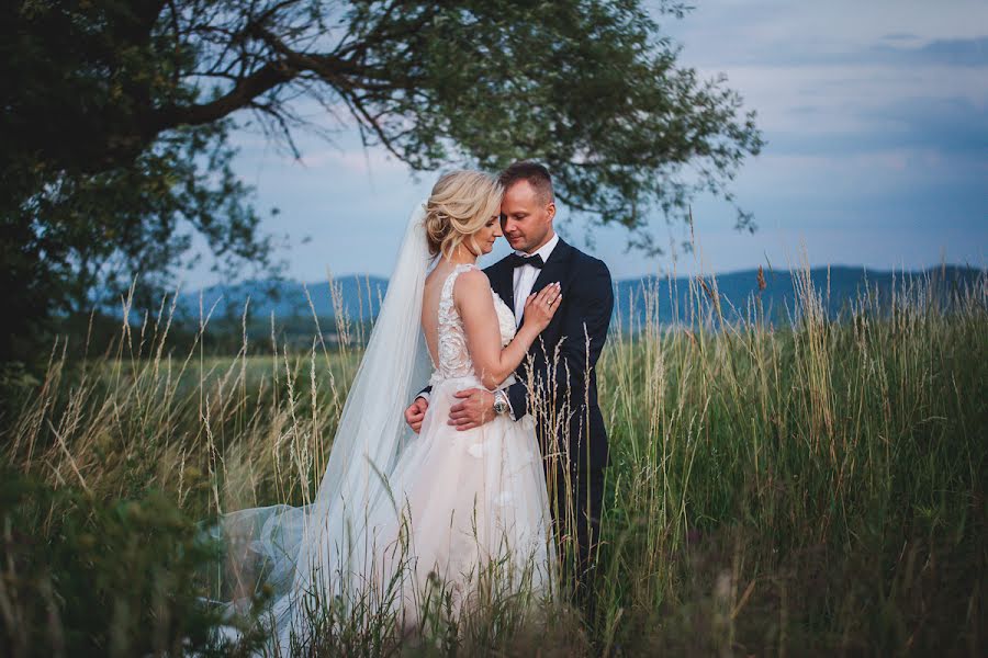 Wedding photographer Bartłomiej Bara (bartlomiejbara). Photo of 19 July 2019