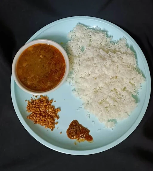 Akkha Masoor Rice Thali