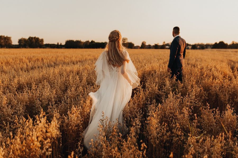 Fotógrafo de casamento Olya Bragіna (helgabragina). Foto de 25 de julho 2019