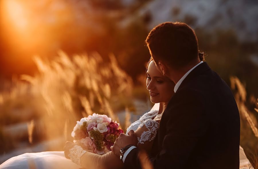 Fotógrafo de casamento Anna Andrіyuk (andriyuk). Foto de 6 de dezembro 2019