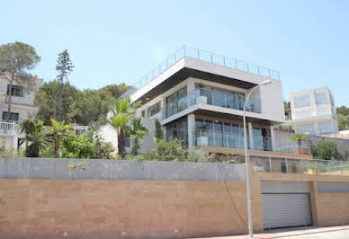 Villa with pool and terrace 8