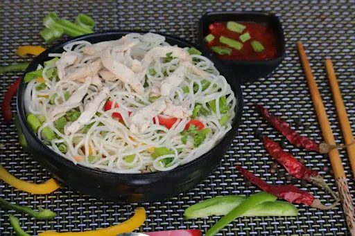 Chicken & Egg Hakka Noodles