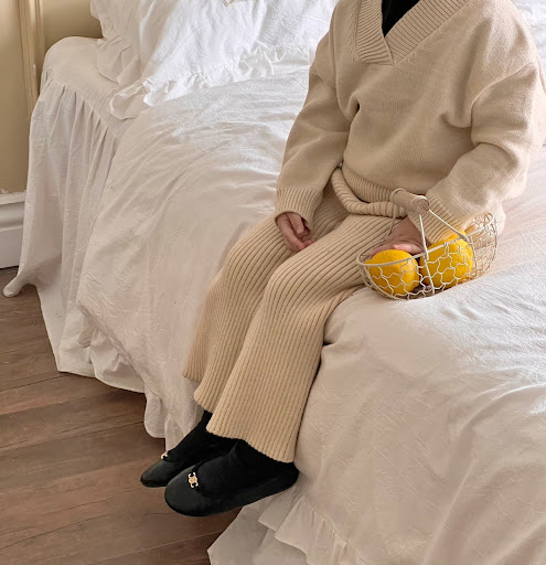 Title 7, Childrens V-neck Sweater Flared Pants Suit pro...