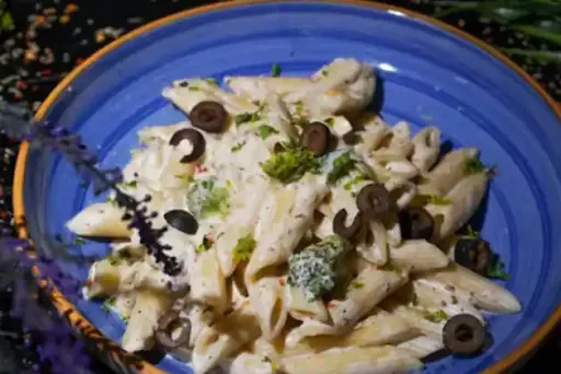 White Sauce Pasta [Half]