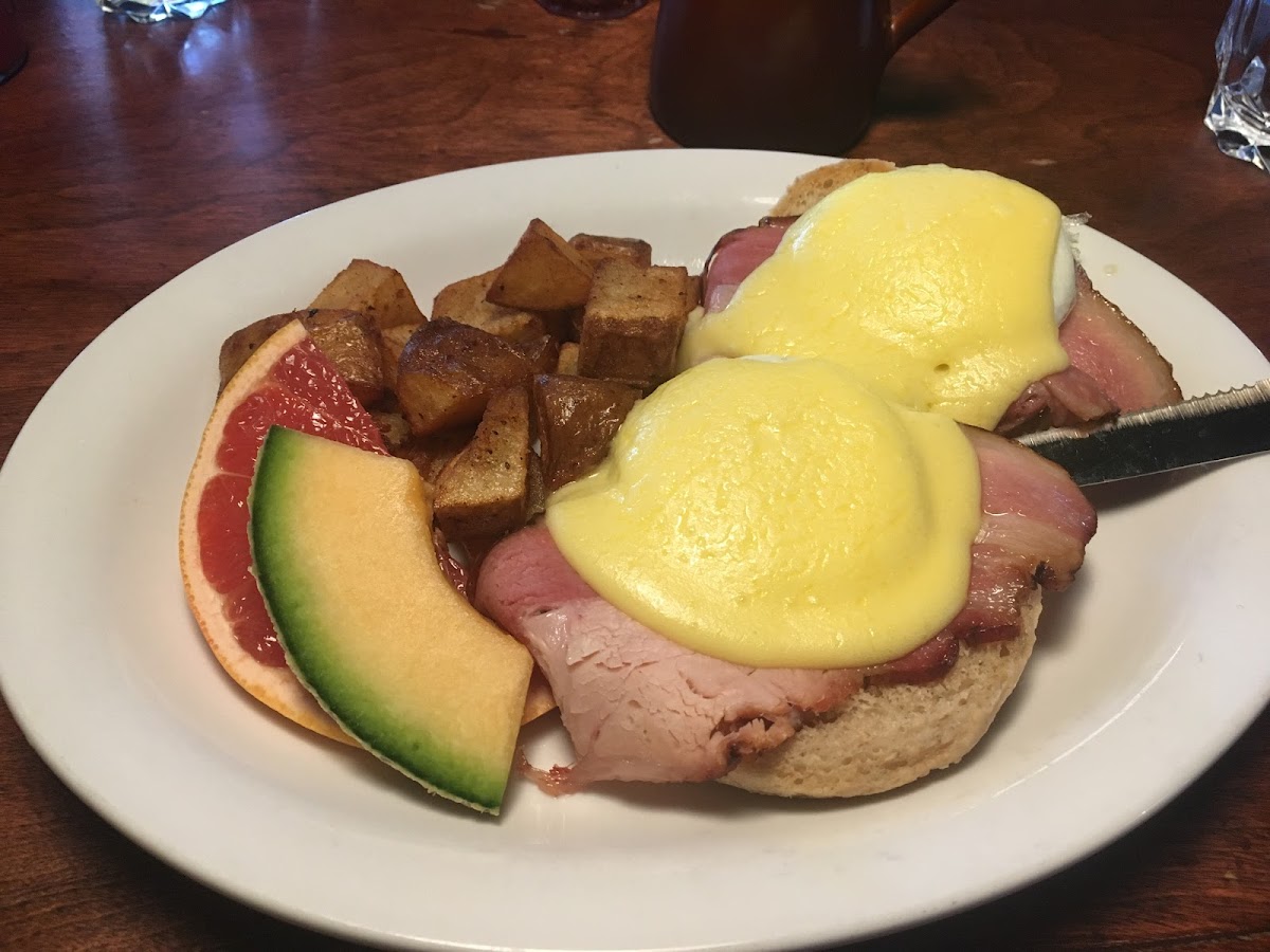 GF Classic Eggs Benedict