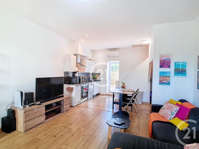 Location meublée appartement 2 pièces 53.96 m² à Saint-Martin-de-Crau (13310), 790 €
