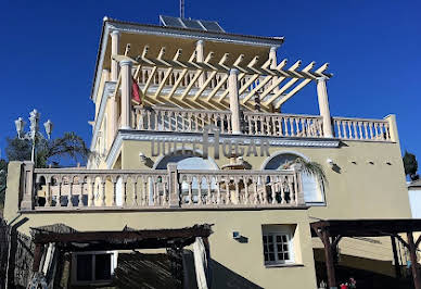 Maison avec piscine et terrasse 15