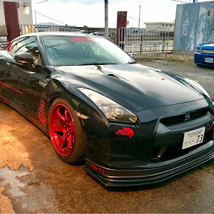 NISSAN GT-R