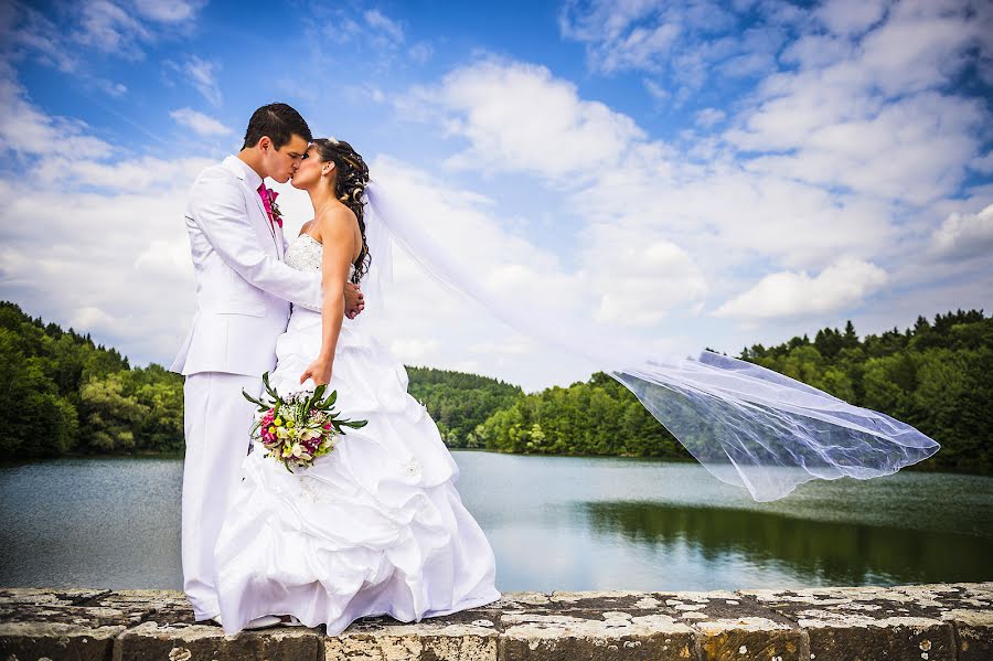 Fotografo di matrimoni Lukáš Velecký (veleck). Foto del 16 luglio 2015