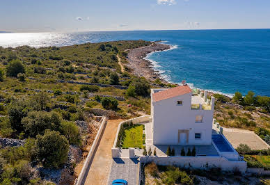 House with pool and terrace 4